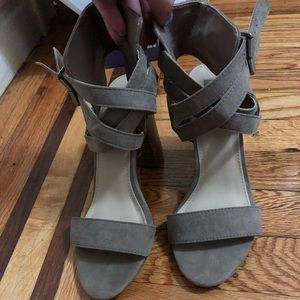 New open toe heel size 6